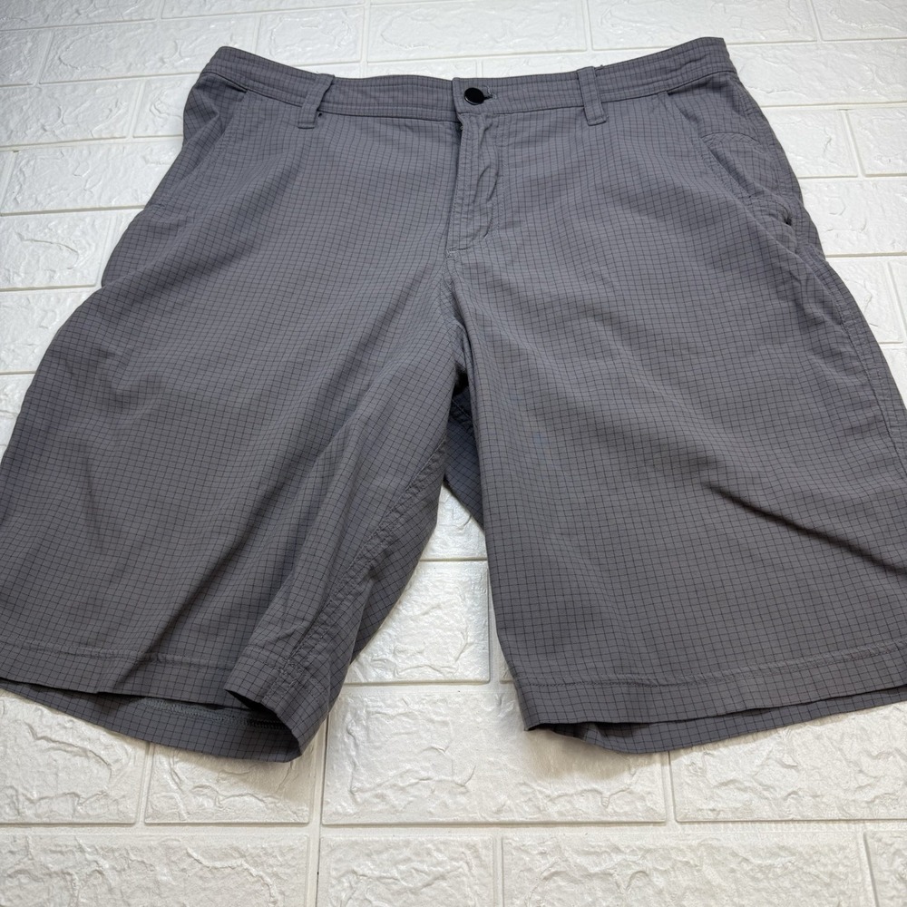Lululemon Mens Plaid Athletic Shorts Size 34 Gray Casual Outdoor Golf